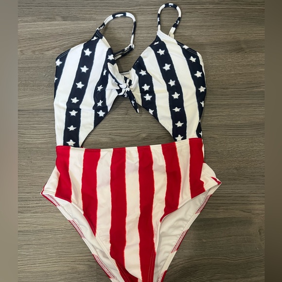 USA Bikini - Picture 1 of 2